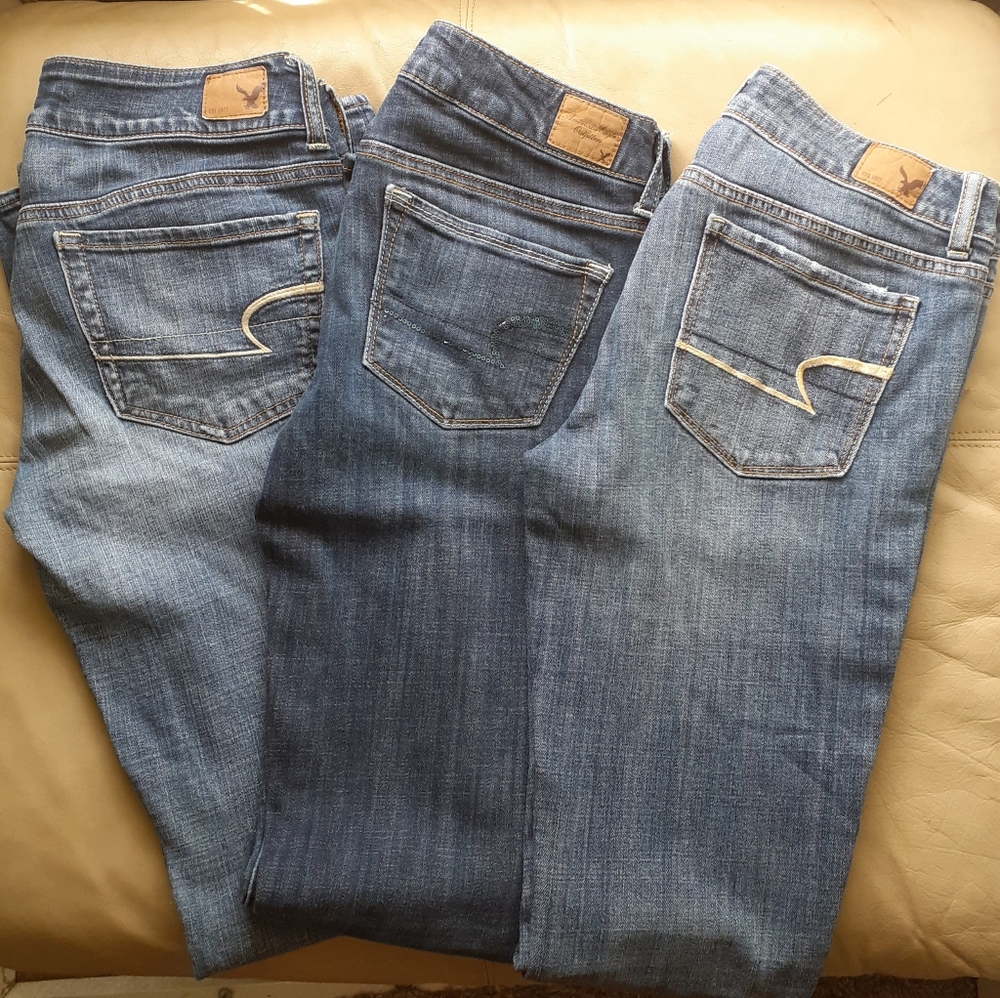 Women's American Eagle Jeans Size 6 Long 3 Pair